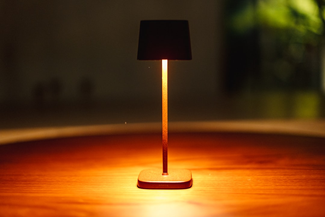 Photo tripod table lamp