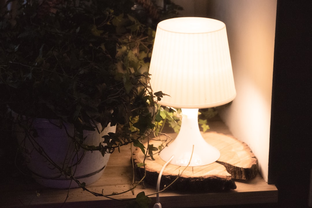 Photo Rechargeable cordless mushroom table lamp